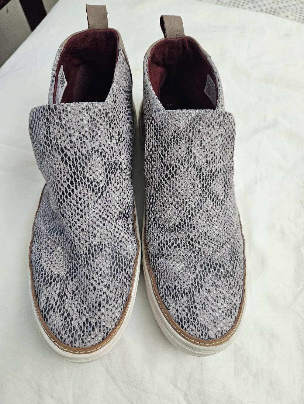 Toms Women's Slip-On Loafers in Light Gray Snakeskin Print